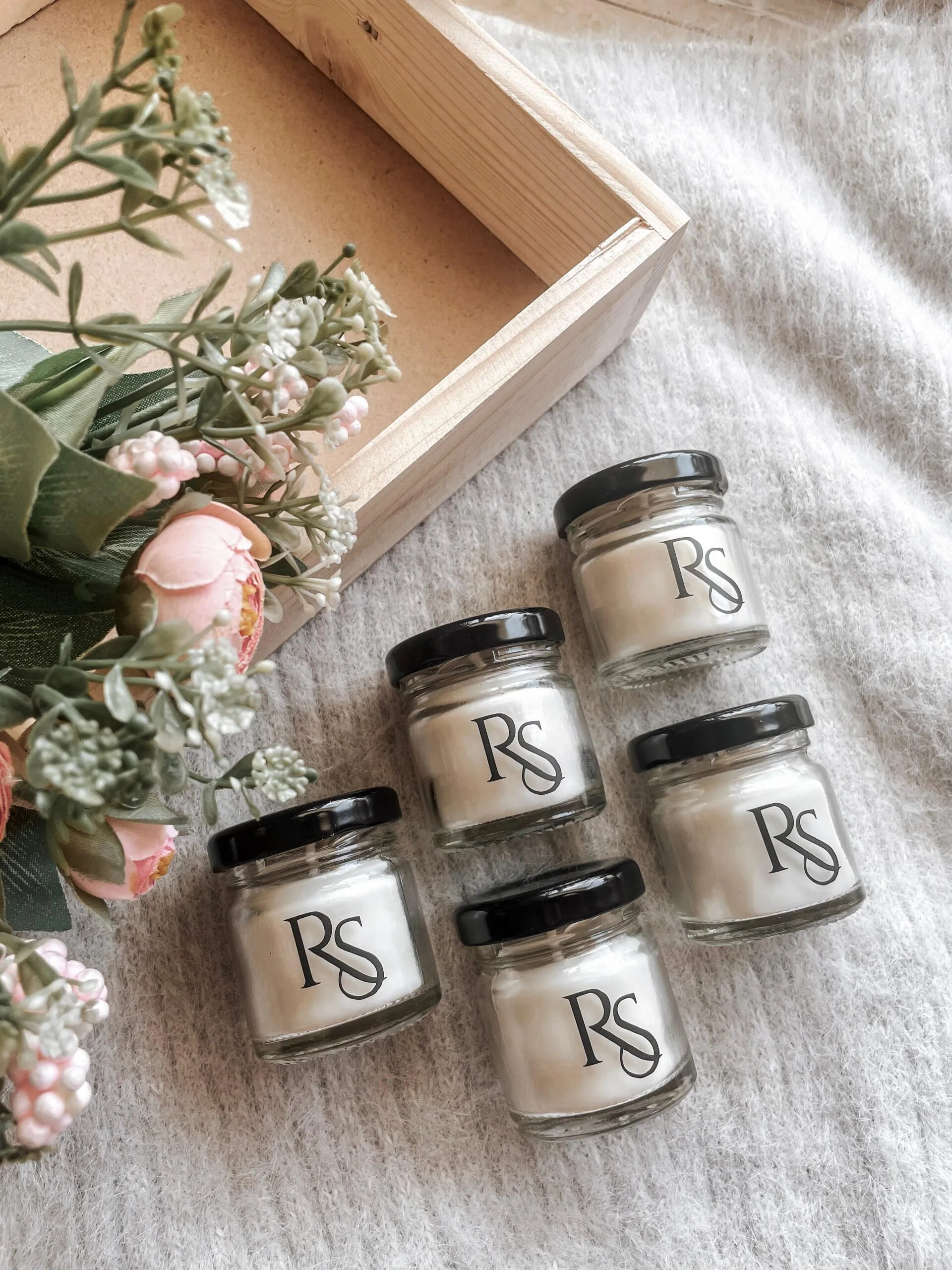 Mini jar candle with initial vinyl - Image 7