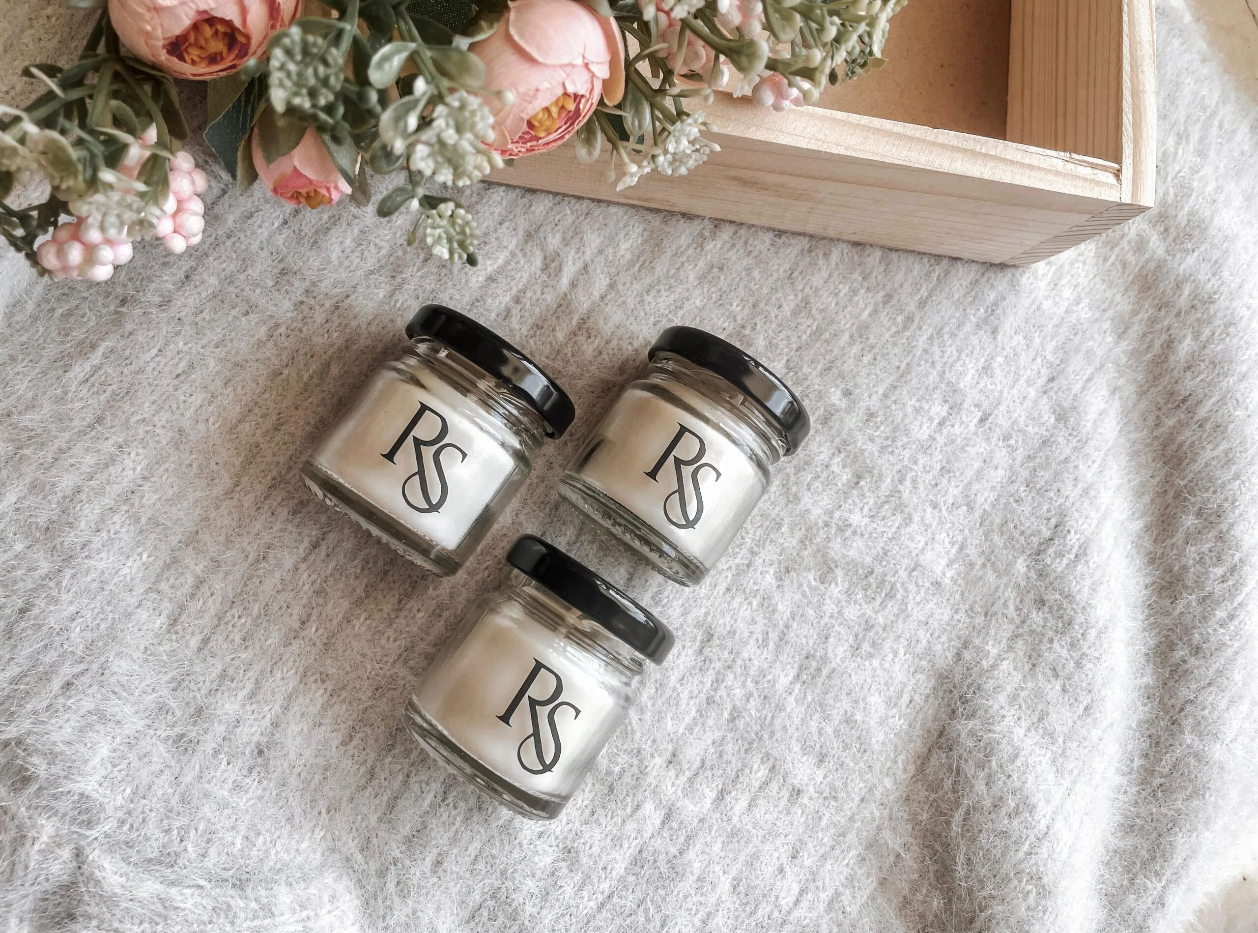 Mini jar candle with initial vinyl - Image 5